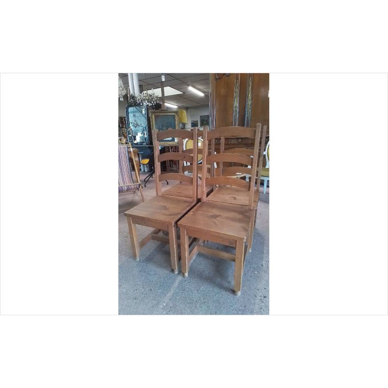 LOT DE 4 CHAISES PIN