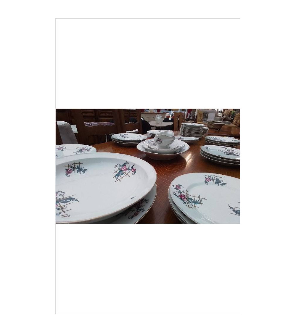 SERVICE DE TABLE PORCELAINE 
