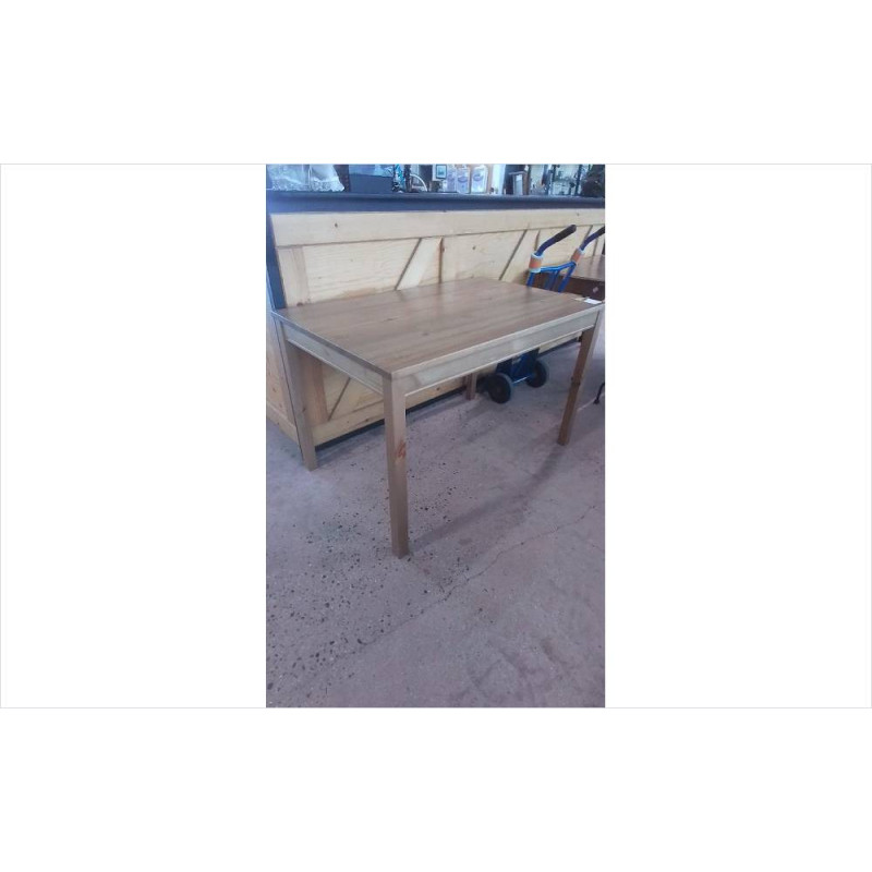 TABLE DE CUISINE EN PIN 