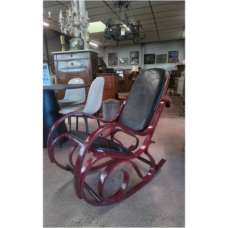 ROCKING CHAIR 