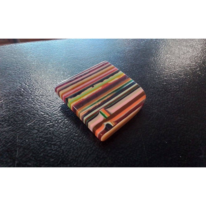 BROCHE COLORÉE 