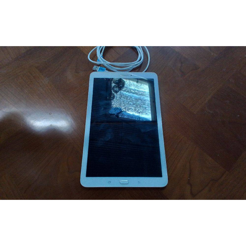 TABLETTE SAMSUNG SMT560