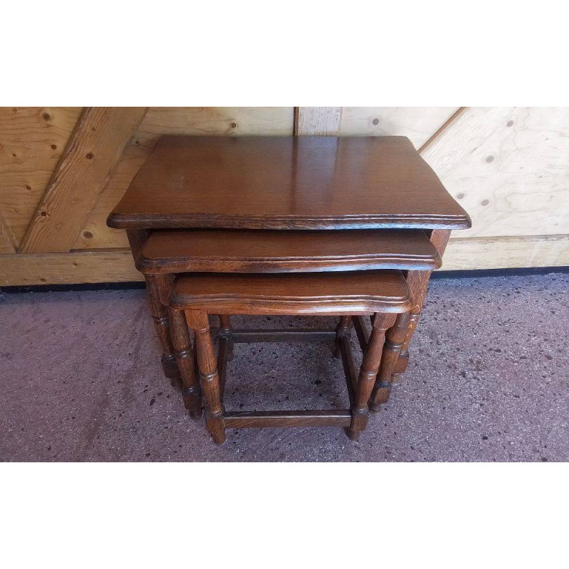 LOT DE TABLES GIGOGNES RUSTIQUES 