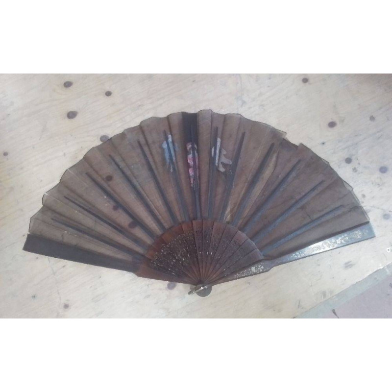 ÉVENTAIL ANCIEN 