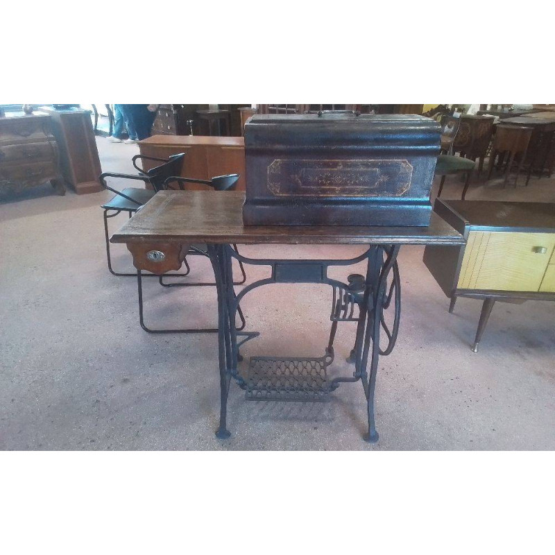 MACHINE A COUDRE ANCIENNE 