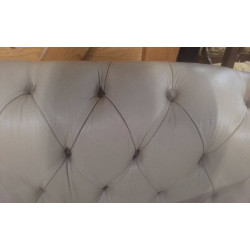 CANAPÉ CHESTERFIELD EN L’ÉTAT 