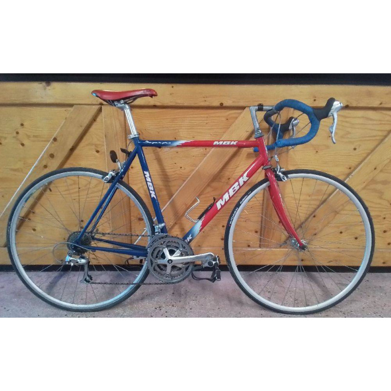 VÉLO DE COURSE MBK DANS L,ÉTAT 