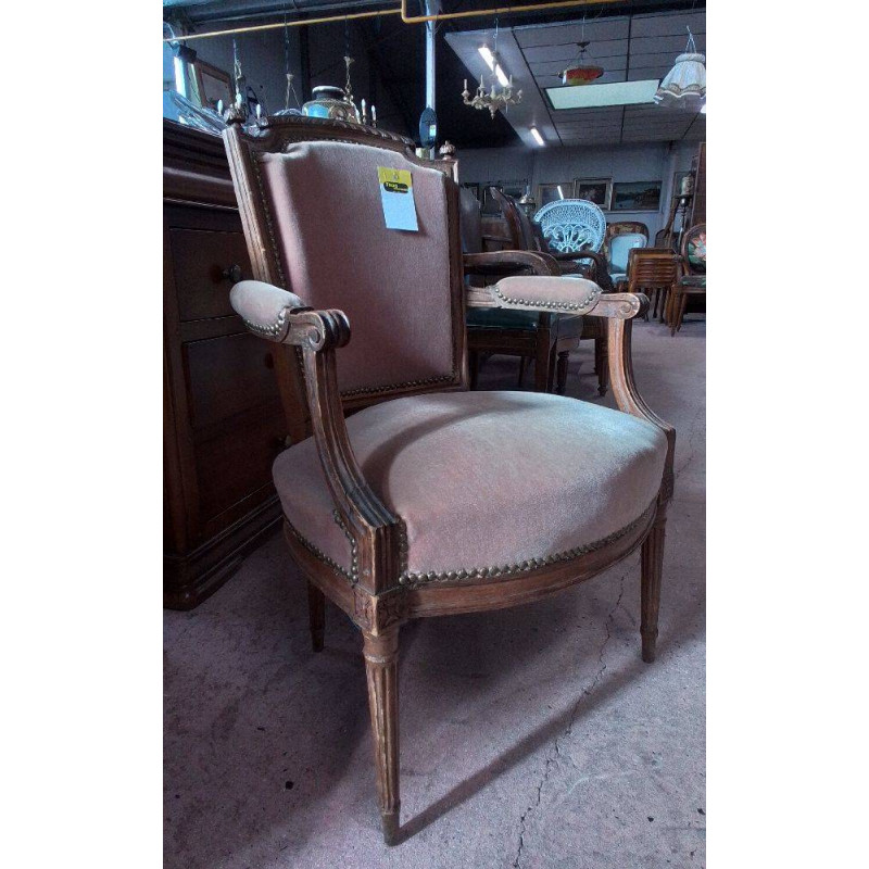 FAUTEUIL DE STYLE LOUIS XVI 