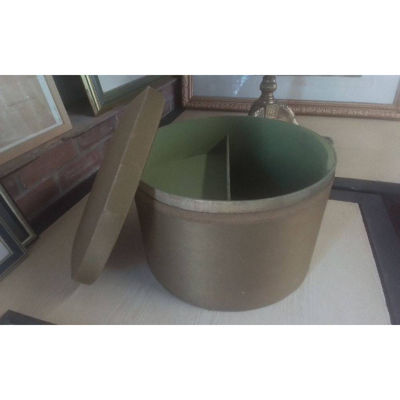 BOÎTE A CHAPEAUX ANCIENNE 