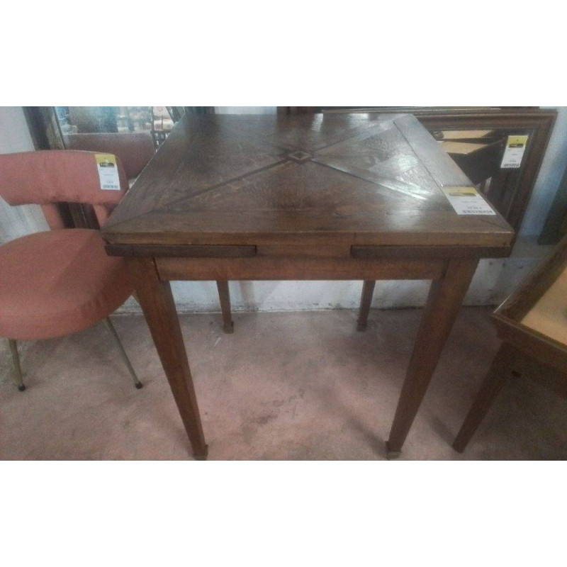 TABLE A JEU 