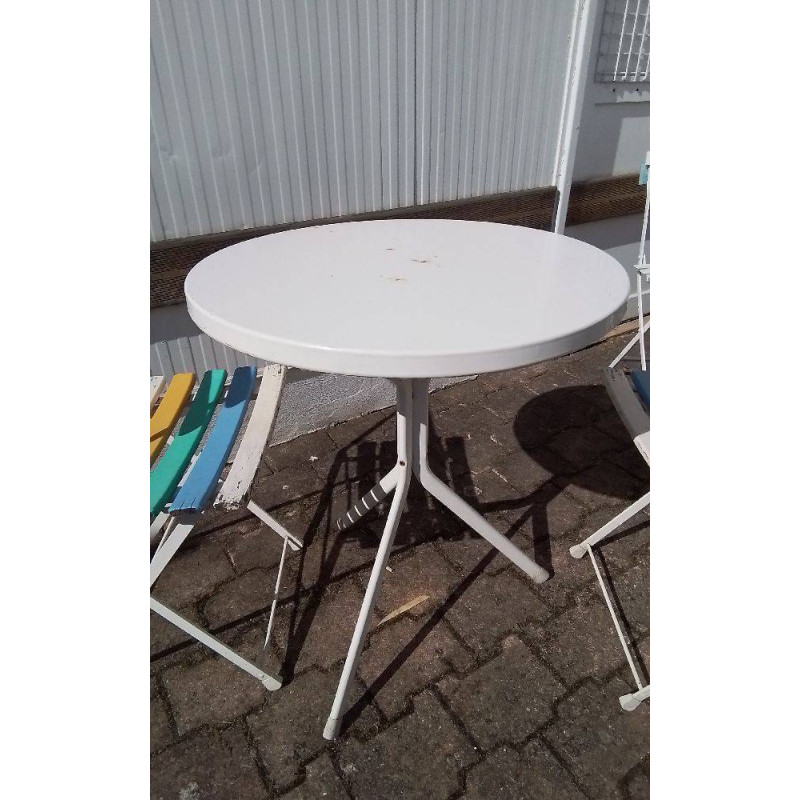 TABLE RONDE