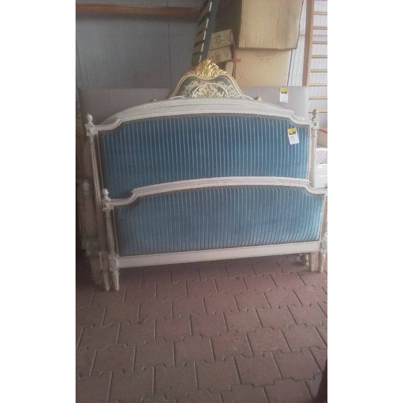 LIT STYLE LOUIS XVI CAPITONNÉ 