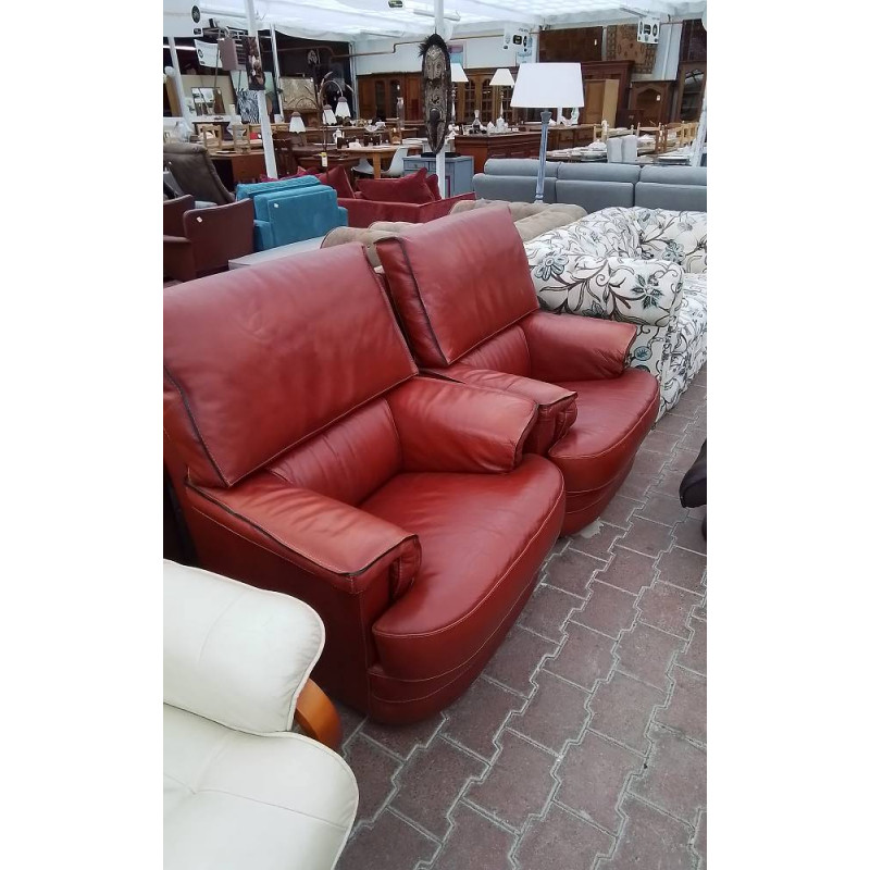 PAIRE DE FAUTEUILS CUIR 