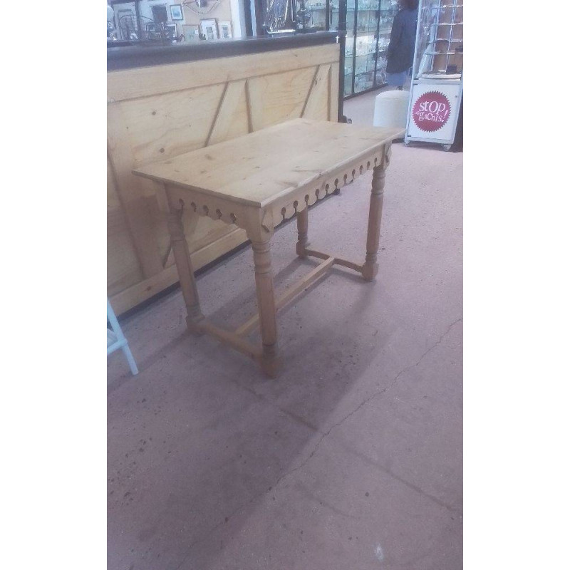 TABLE EN PIN