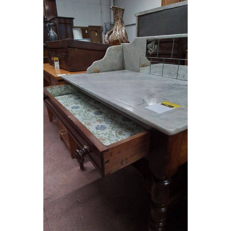 MEUBLE DE TOILETTE 