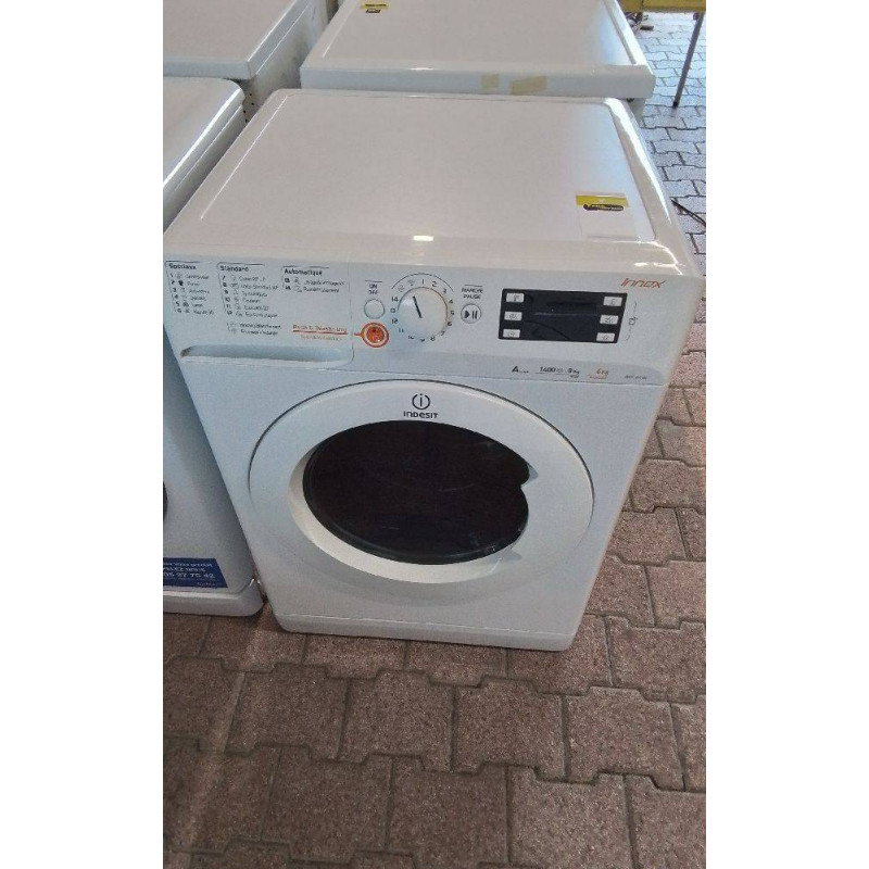 MACHINE À LAVER INDESIT 