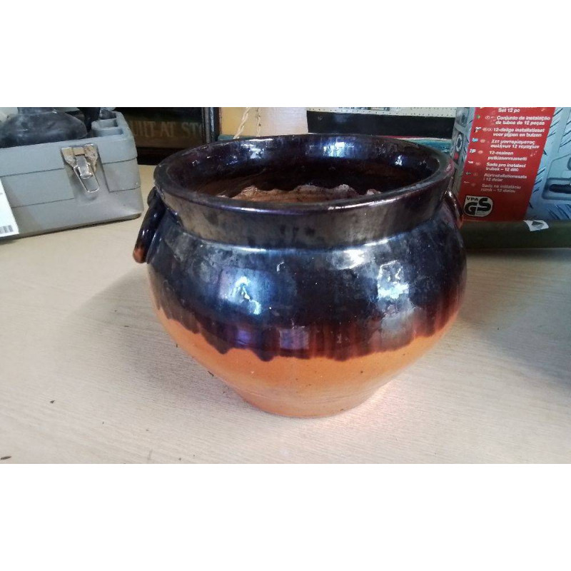 CACHE POT 
