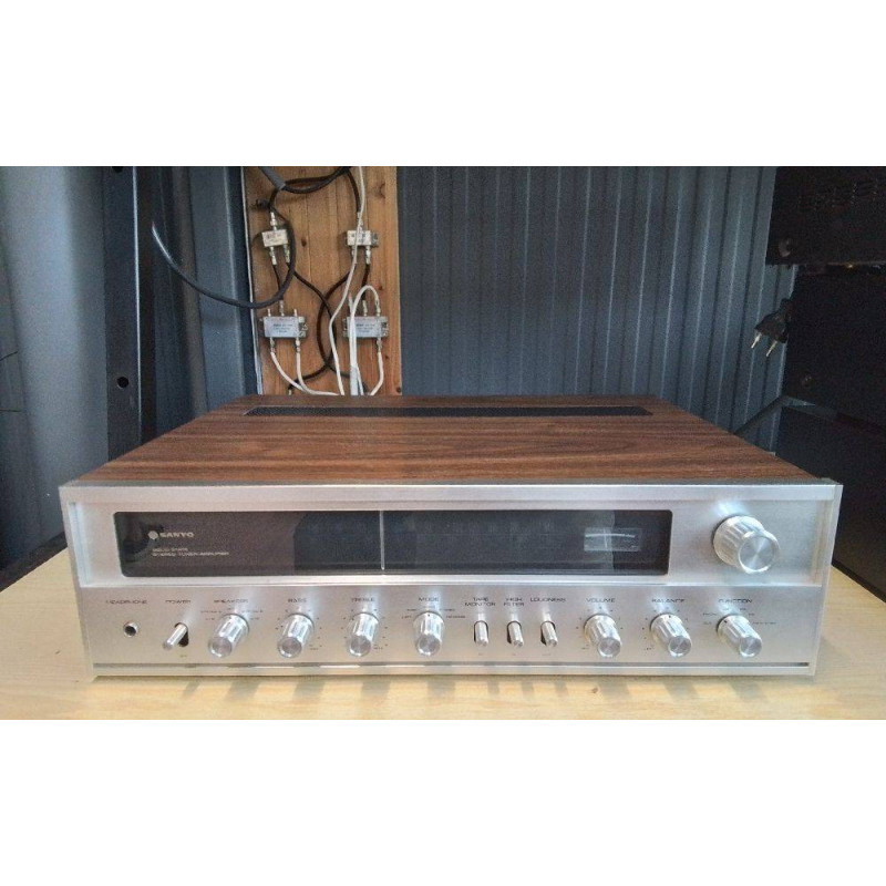 AMPLI TUNER SANYO DCX 2500 L