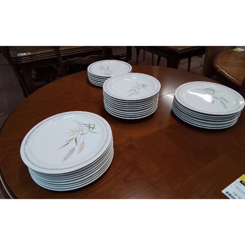 LOT D’ASSIETTES 