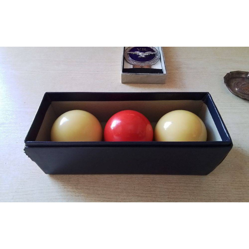 LOT DE BOULES BILLARD